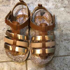 Girls size 9 Oshkosh sandals